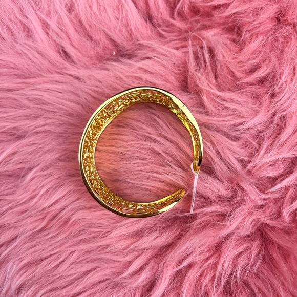 Designs by Joi • Spider Bangle - Picture 7 of 7